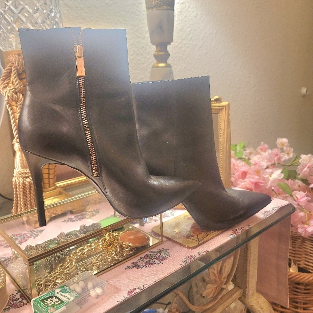 Elegant Black Ankle Boots